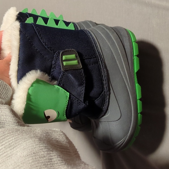 Cat & Jack 8T Snow Boots - Picture 2 of 4